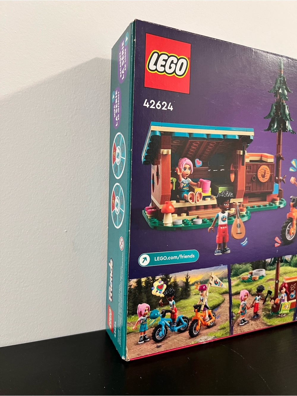 LEGO Friends Adventure Camp Cozy Cabins Set 42624 437 Pieces New Sealed - Picture 5 of 7